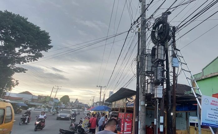 Kabel dan Tiang Wi-Fi Semrawut di Dairi, Telkom Minta Pemkab Tindak ...