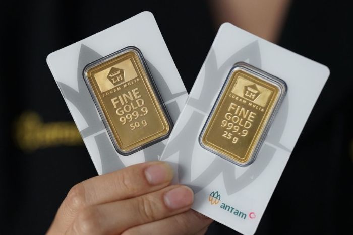 Harga Emas Antam Turun Rp8.000, Begini Proyeksi Keuntungan Investor