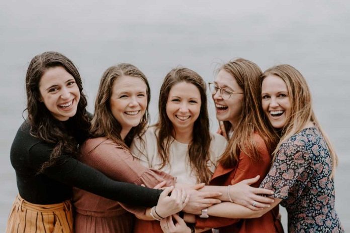 5 Cara Mencaritahu Siapa yang Tidak Bisa Dipercaya di Pertemanan Anda