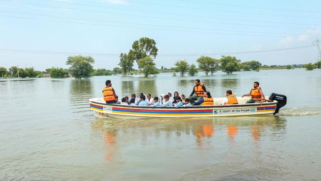 Banjir Pakistan Kian Parah, Daratan Bak Samudera