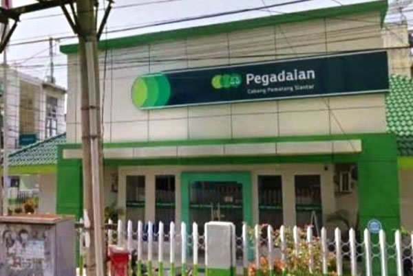 Lompatan Kilau! Harga Emas Antam Pegadaian Tembus Rp2,4 Juta/Gram di Awal Pekan