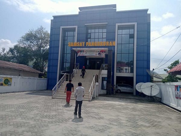 Mafia pajak kendaraan Samsat Pangururan