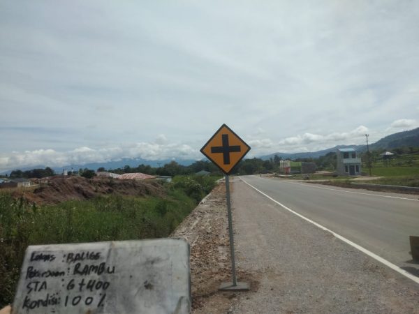 Rambu Jalan Dipasang di Jalan Balige By Pass