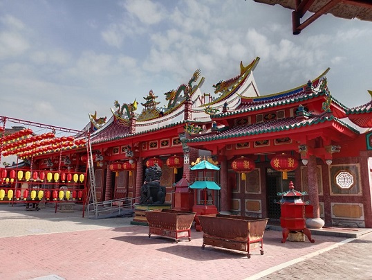 home.featured.temple_4.name