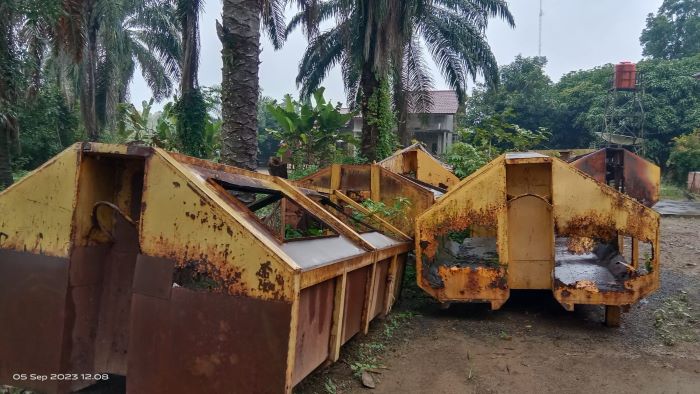 Truk sampah Padang Lawas