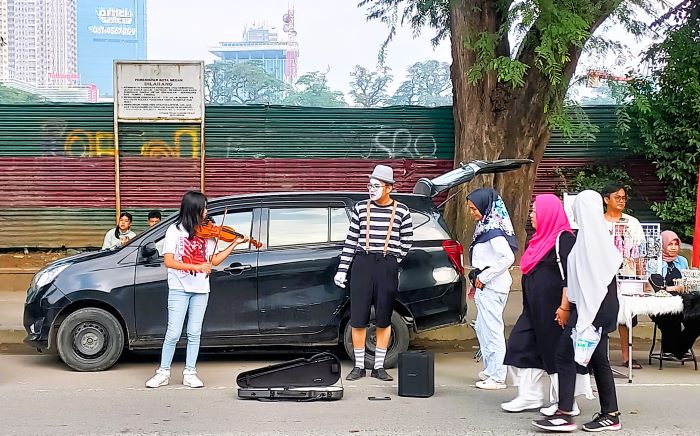 Biola dan Pantomim